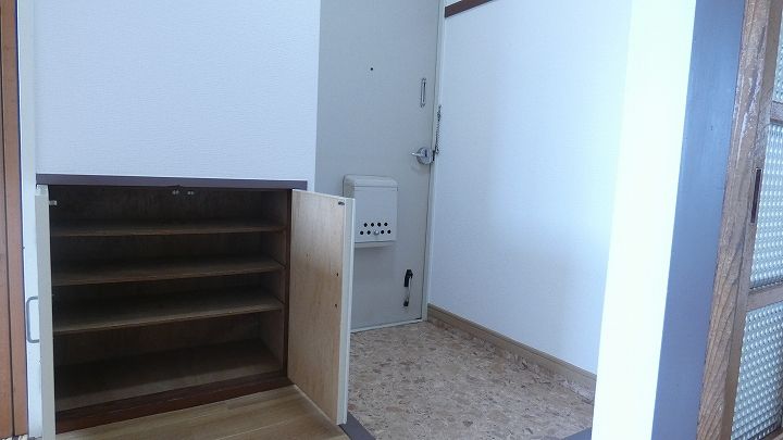 鴨池ハイム3号棟0404の玄関