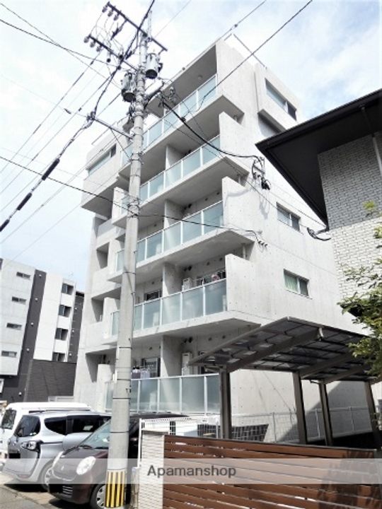 PRECIOUSの外観
