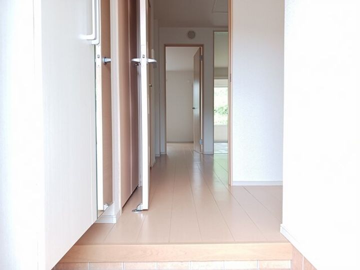 コンフォートホープ田川の玄関