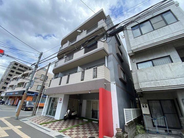 プレジデント下荒田0401の外観