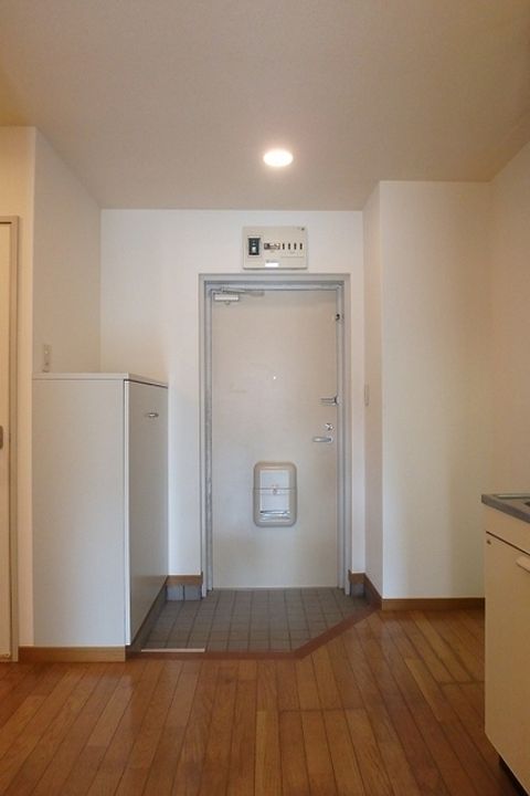 バロン隆0302の玄関