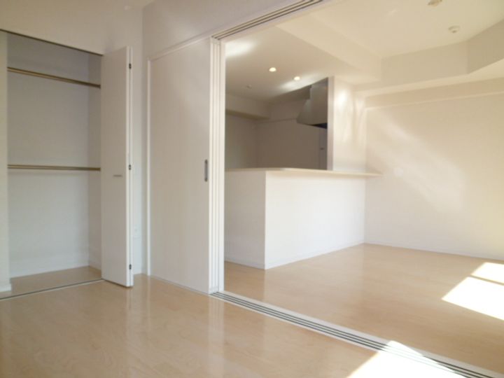 サンレガーロ南林寺0203の居間