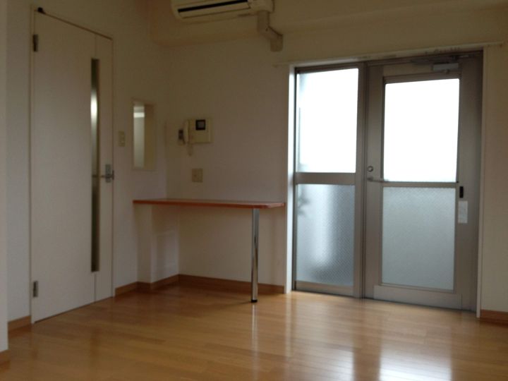 サンテラス松原0602の居間