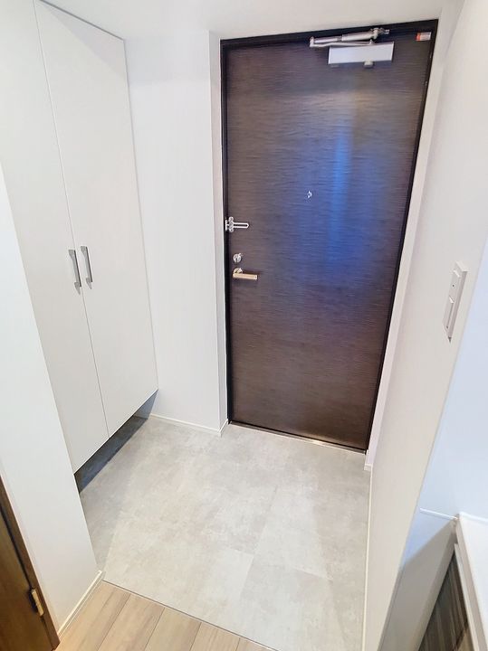 SーRESIDENCE新町AGOG0905の玄関