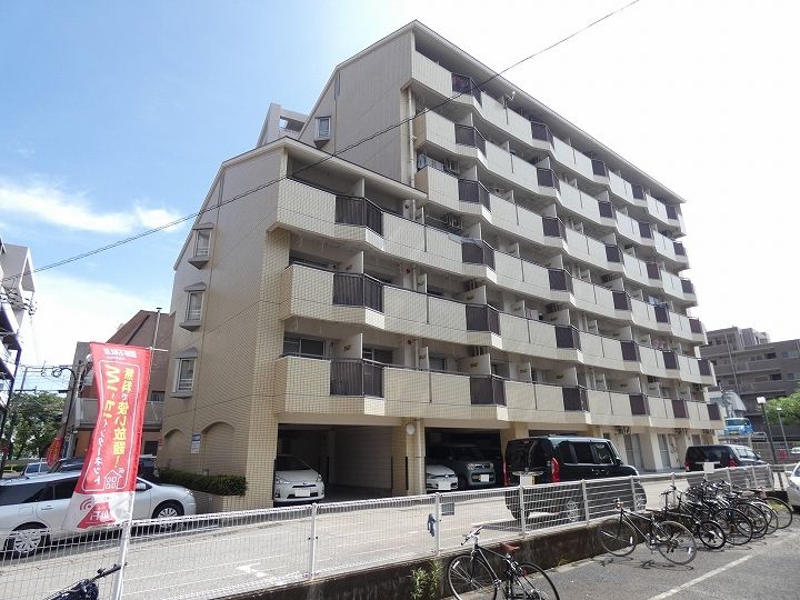 サンハイツ唐湊の外観