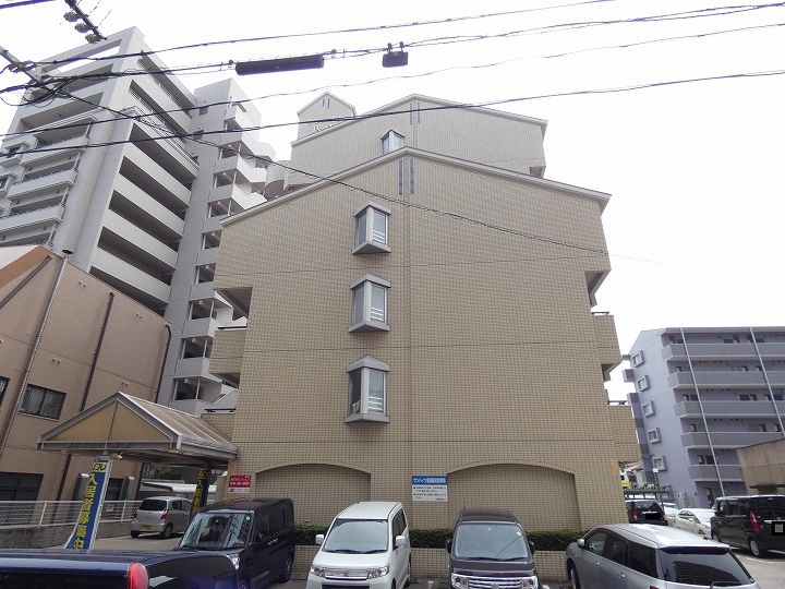 サンハイツ唐湊の外観