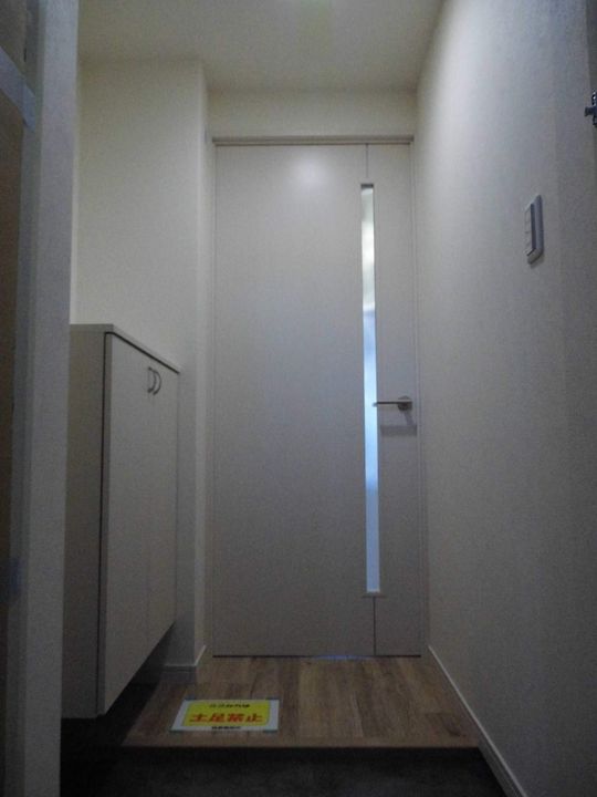 フォンスタワー南林寺0901の玄関