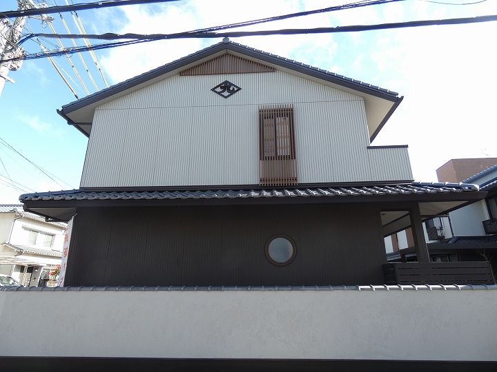 時・KAMOSU A棟の外観