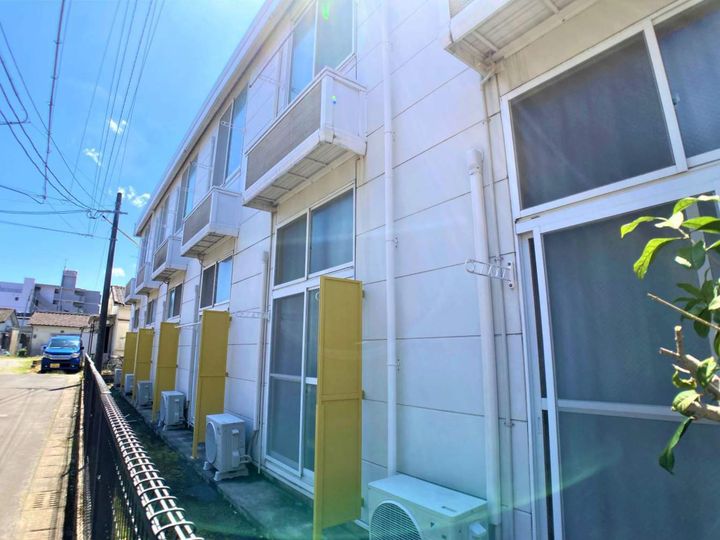 レオパレスフローラ102の外観