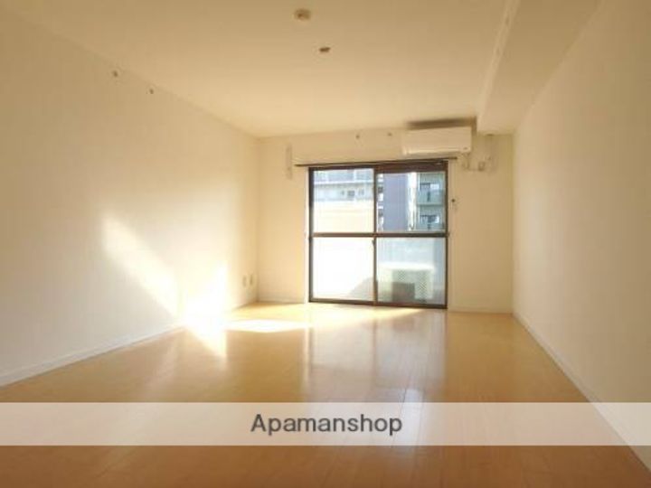 アビターレ新屋敷の居間