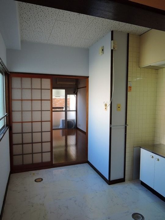 柳元ビル0201の居間