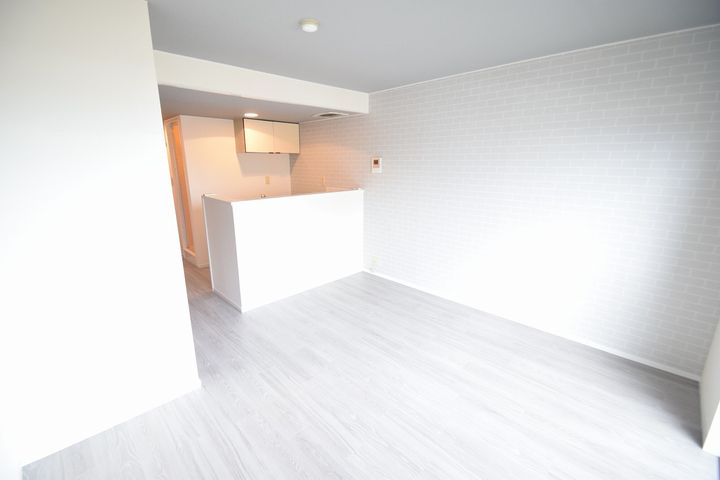 プリモール紫原503の居間