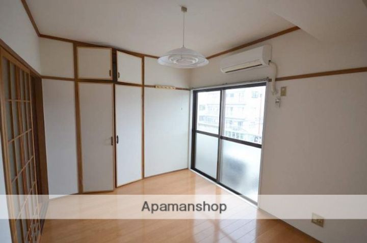 第1森ビルの居間