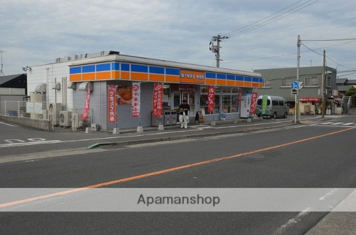 ピュアクレインの周辺
