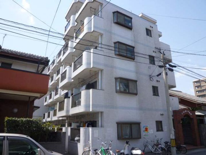 レインボー上荒田405の外観