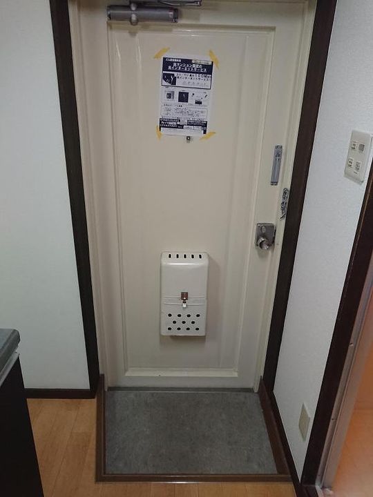 レインボー上荒田405の玄関