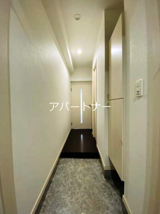 ZERO上之園8-Cの玄関