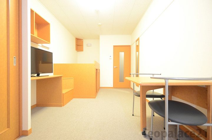 レオパレス幸206の居間