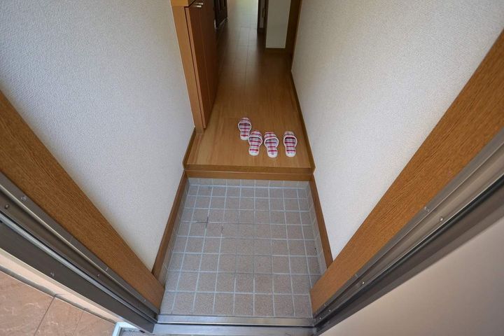 フィオーレ・Kの玄関
