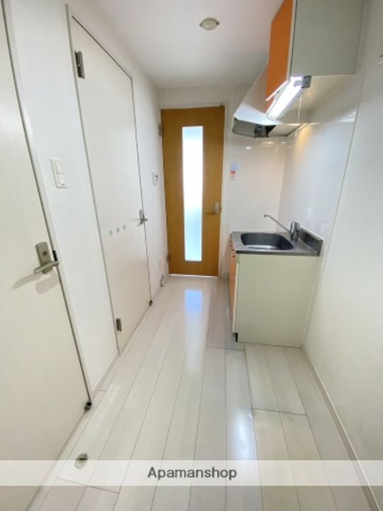 レイク・ルィーズ唐湊301の内装