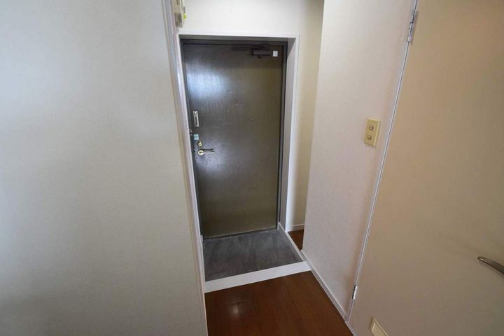 プリモール紫原505の玄関