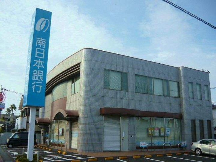 スカイヒルズBの周辺