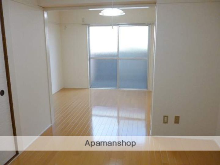 サンステージKTの居間