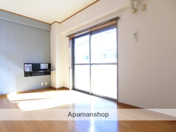 アーネスト下荒田の居間