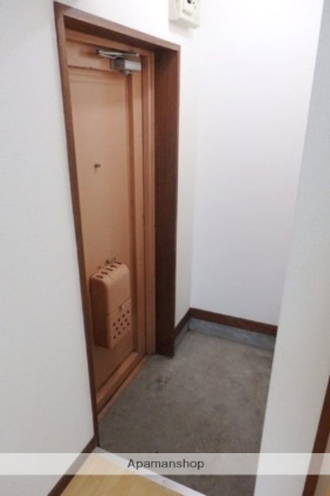 メゾン城山の玄関