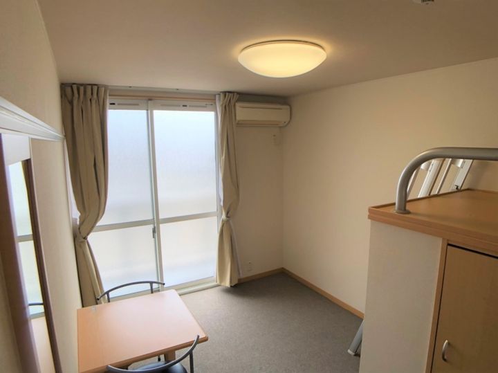 レオパレス薩摩プロヴァンス409の居間