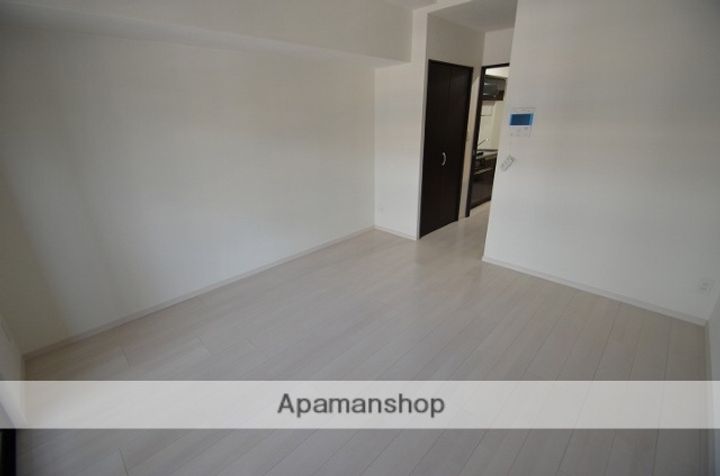 鹿児島県鹿児島市西千石町の賃貸マンションの居間