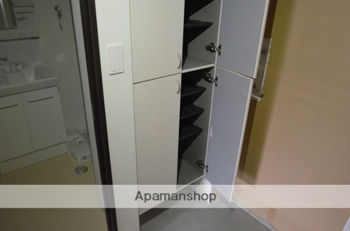 鹿児島県鹿児島市西千石町の賃貸マンション605の玄関