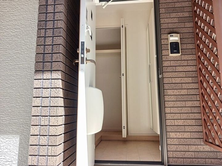 インフィニティR1の玄関