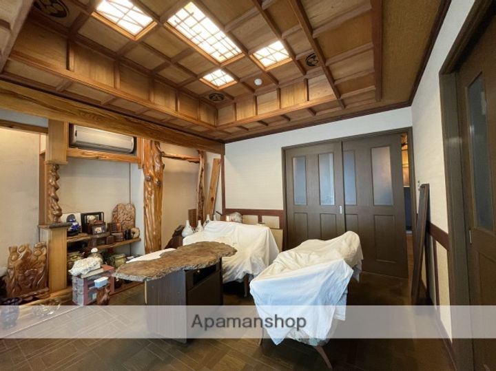 納屋第一ビル503の居間