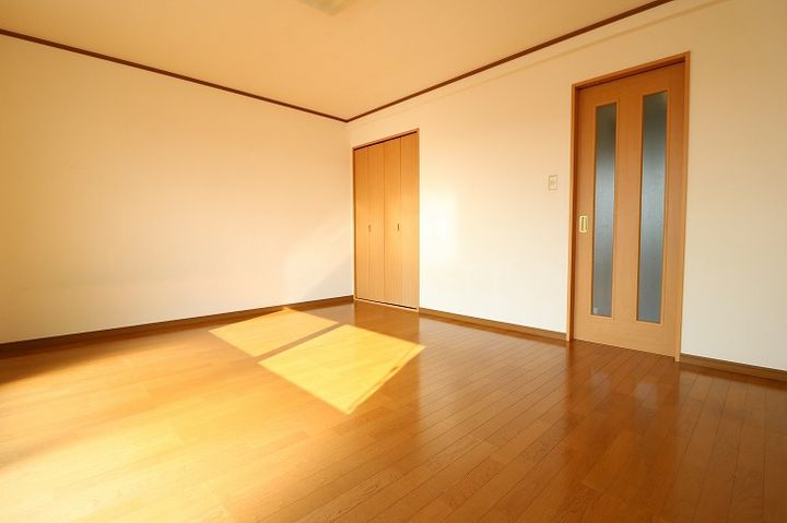 メープル西原の居間