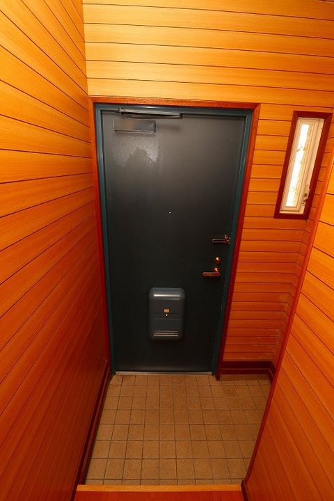 サンリブレ寿の玄関