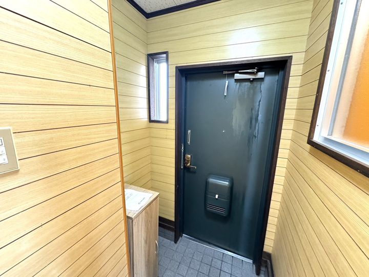 サンライズマンション寿の玄関