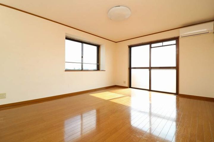 ウエストヒルズマンションの居間