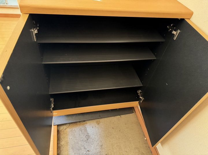 フェヴァリー川東の内装