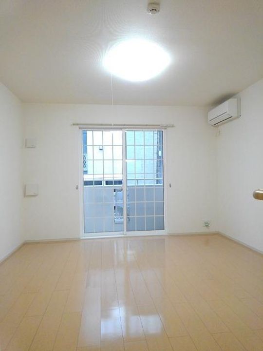 デフィーMの居間