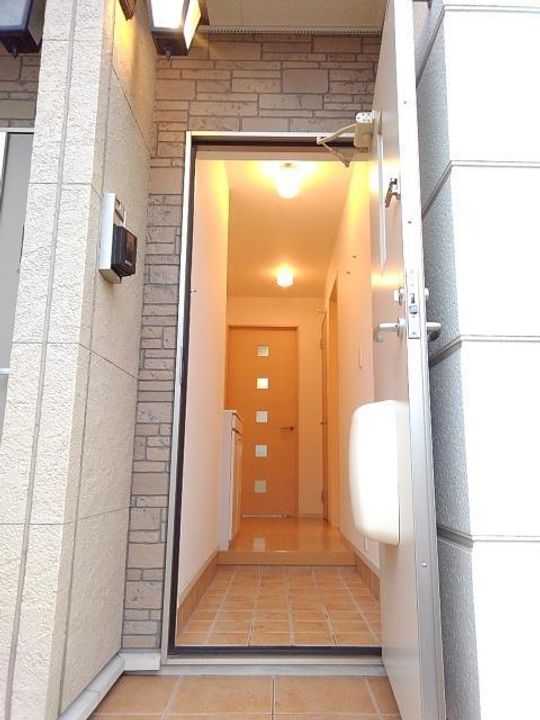 デフィーMの玄関