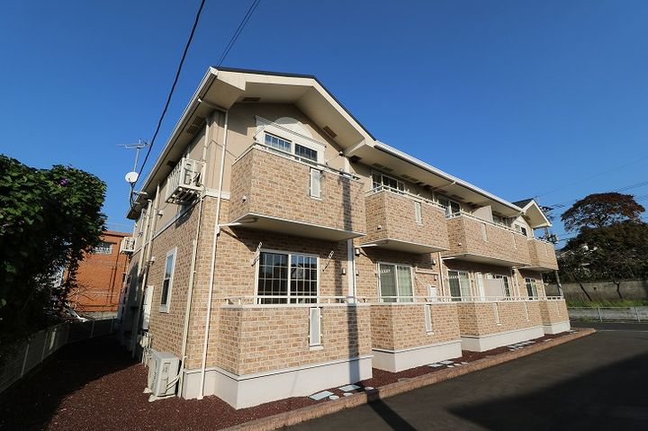 デフィーMの外観