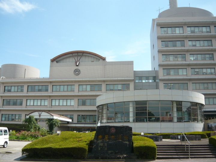 デフィーMの周辺