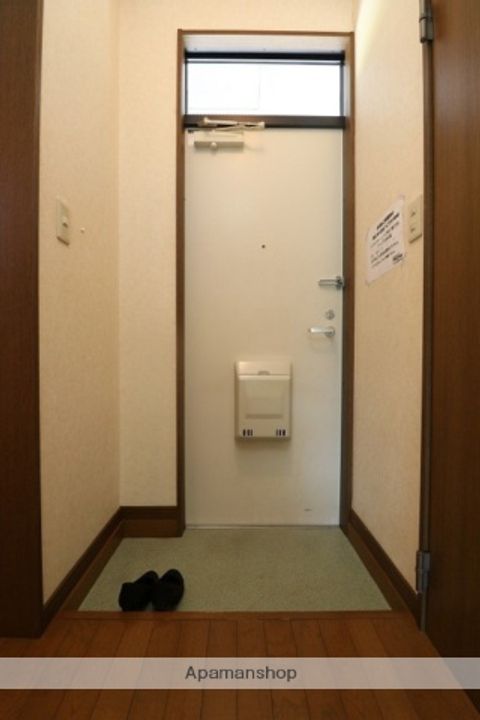 ポピーハイツBの玄関