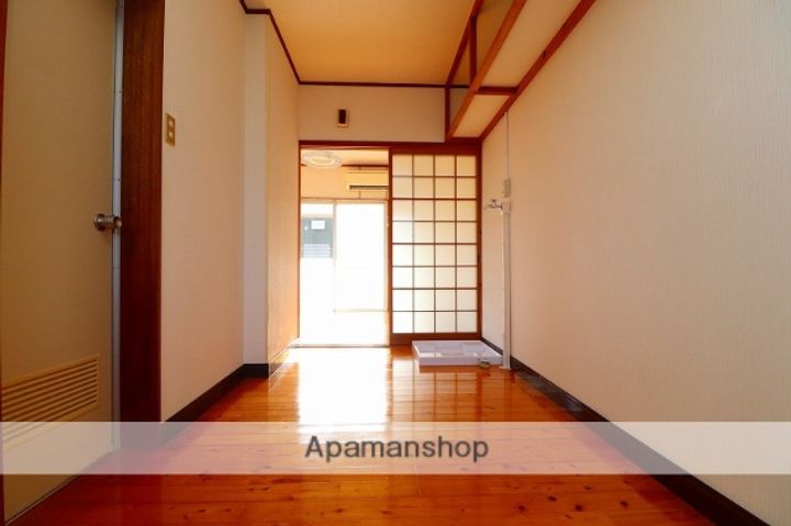 西原台ハイツの内装