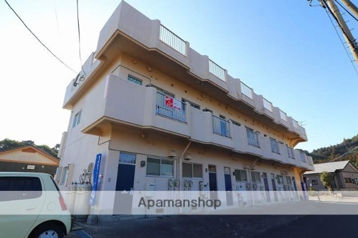 西原台ハイツの外観