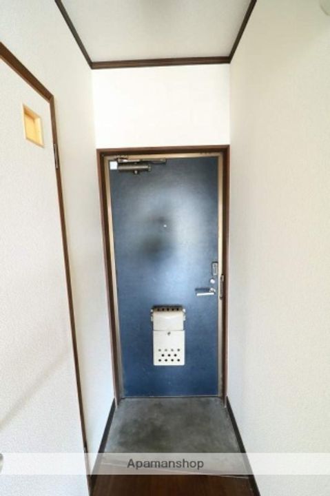 コーポ丸輪 A棟の玄関