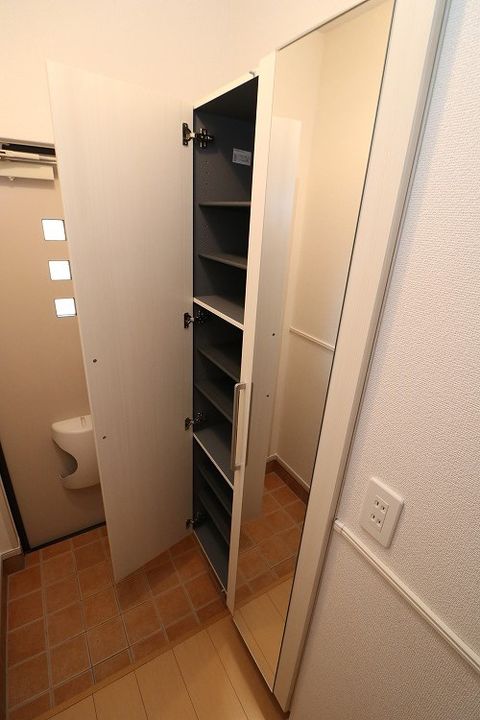サン ウイングの内装
