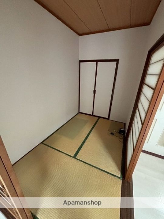 鹿児島県霧島市隼人町真孝の賃貸アパートの内装