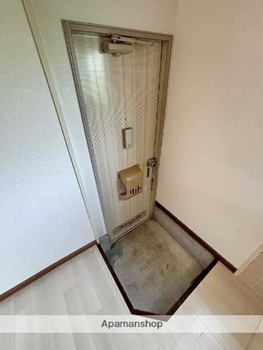 鹿児島県霧島市国分姫城の賃貸アパートの玄関